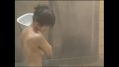 温泉に入る美女 2